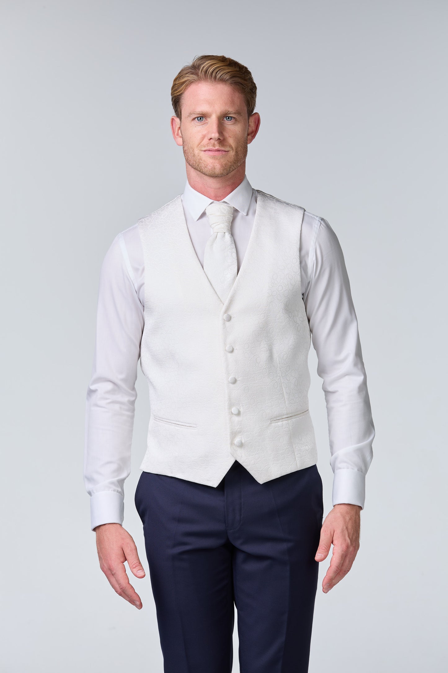 Bräutigam Outfit in Blau mit weißer Weste - Premium