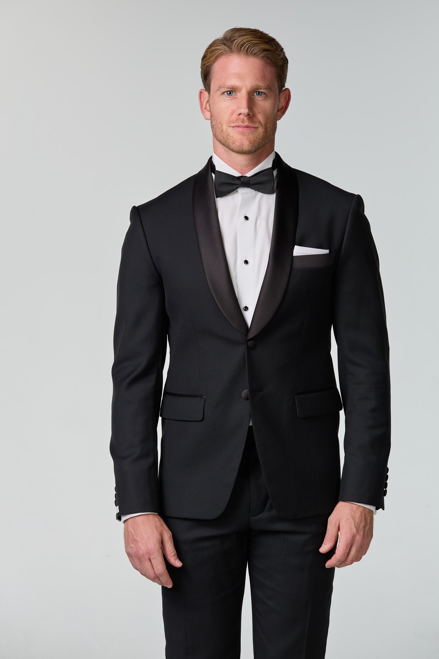 Klassischer Black Tie mit Schalkragen, schwarz - essentials
