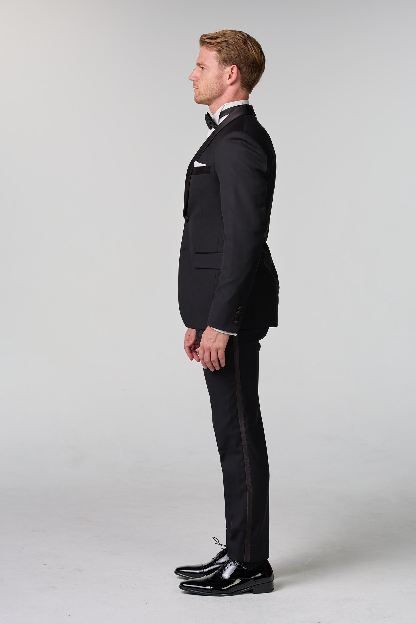 Klassischer Black Tie mit Schalkragen, schwarz - premium