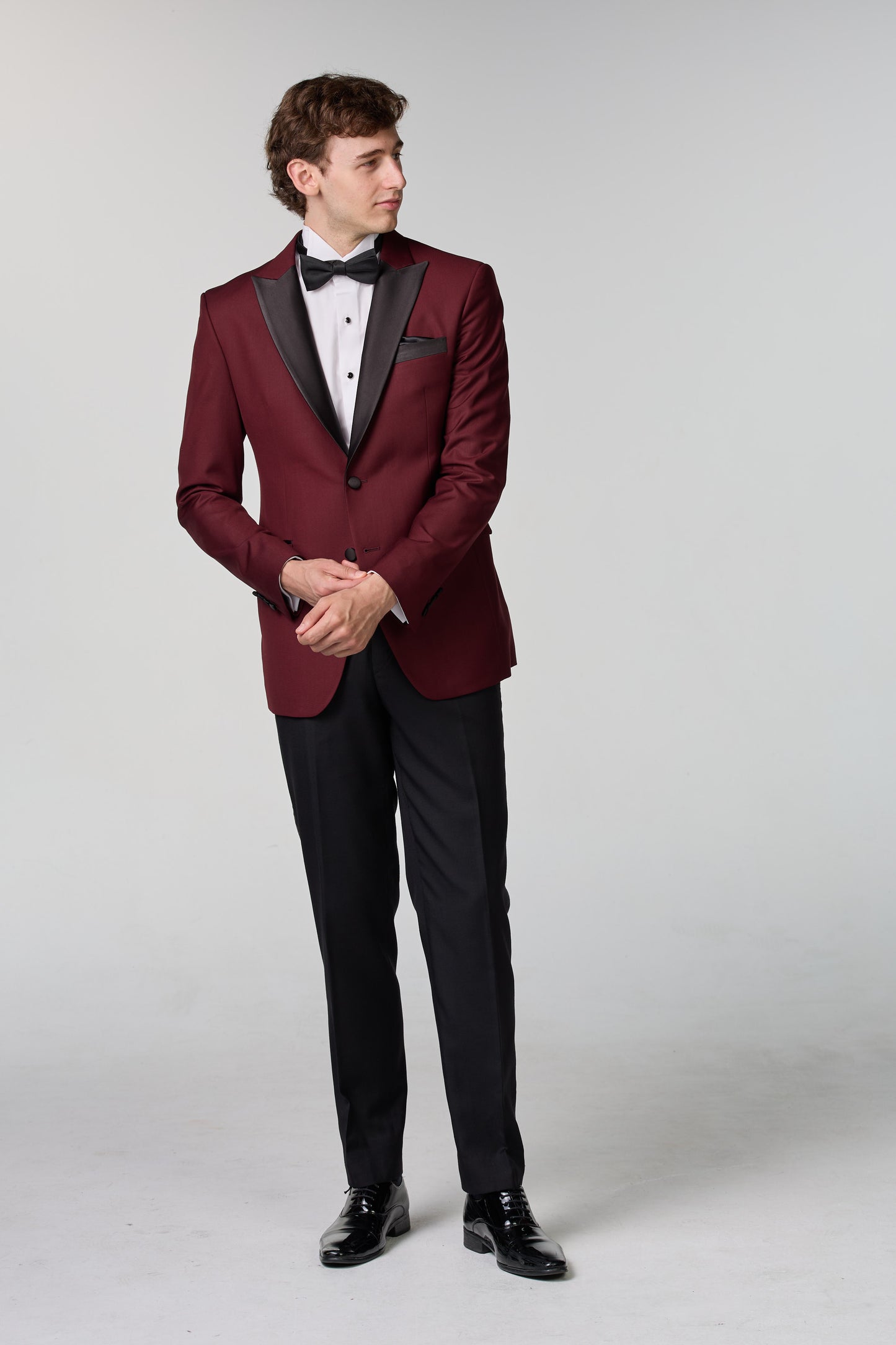 Weinroter Smoking mit steigendem Revers - premium