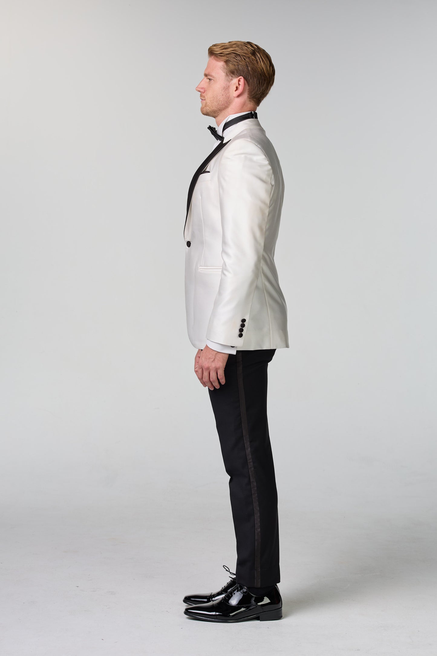 Weißes Jacket mit steigendem Revers - budget