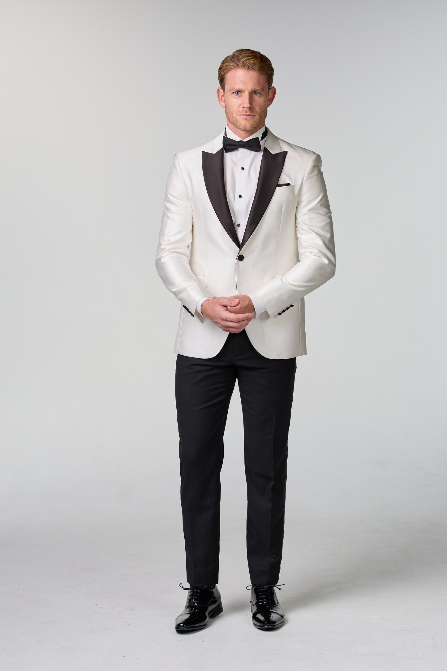 Weißes Jacket mit steigendem Revers - premium