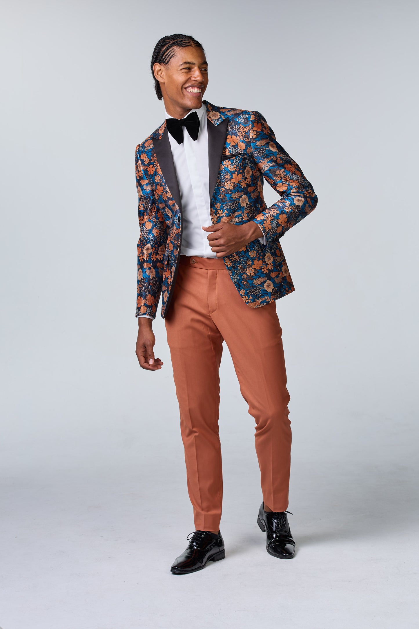 Blaues Seiden-Sakko mit floralem Muster - essentials