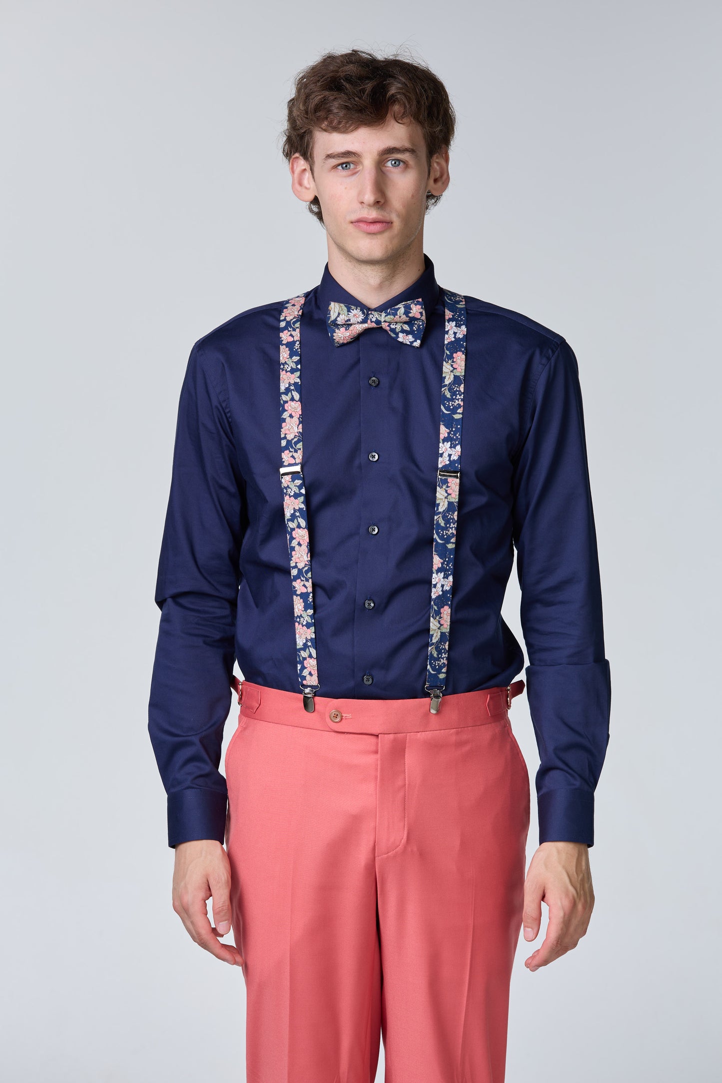 Pfirsichfarbener Anzug - essentials