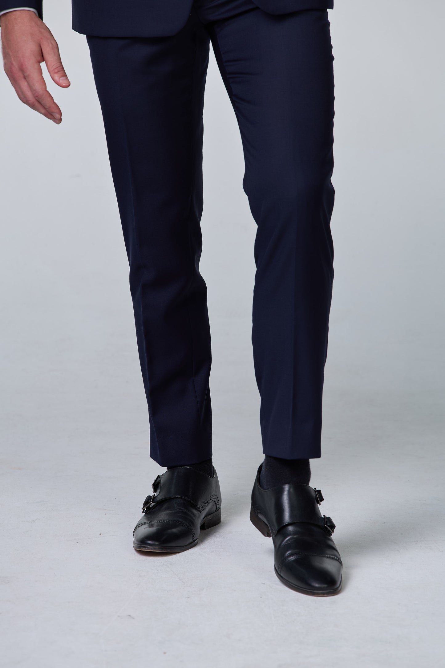 Bräutigam Outfit in Blau mit weißer Weste - Premium