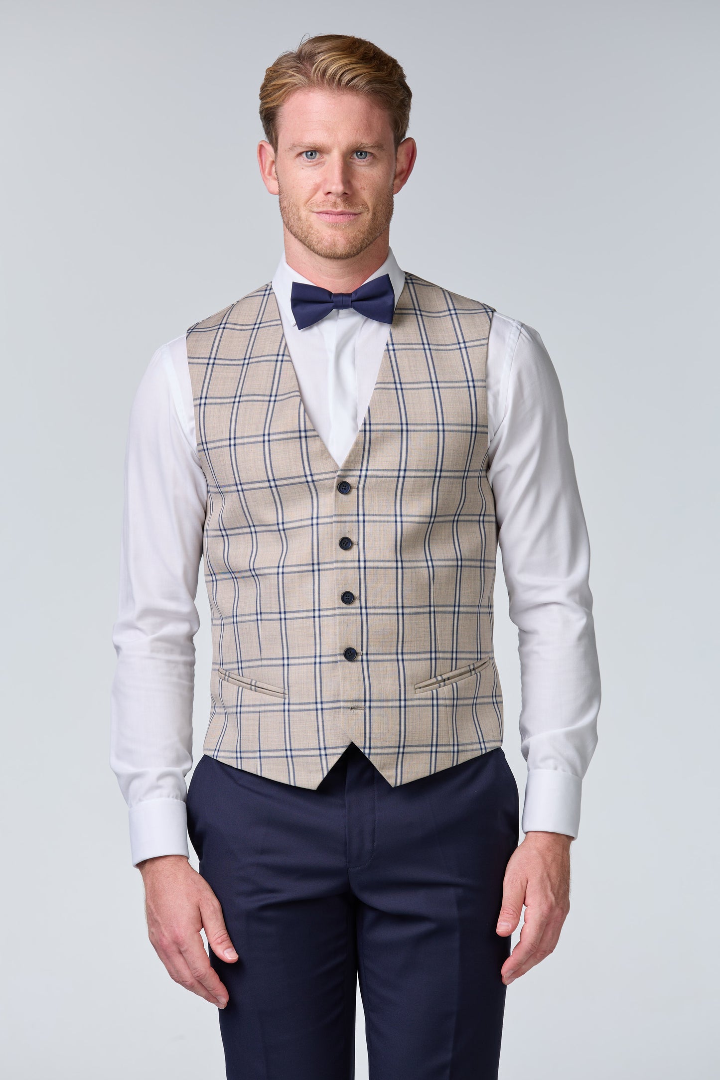 Hochzeitsanzug Blau mit Kontrastweste - essentials