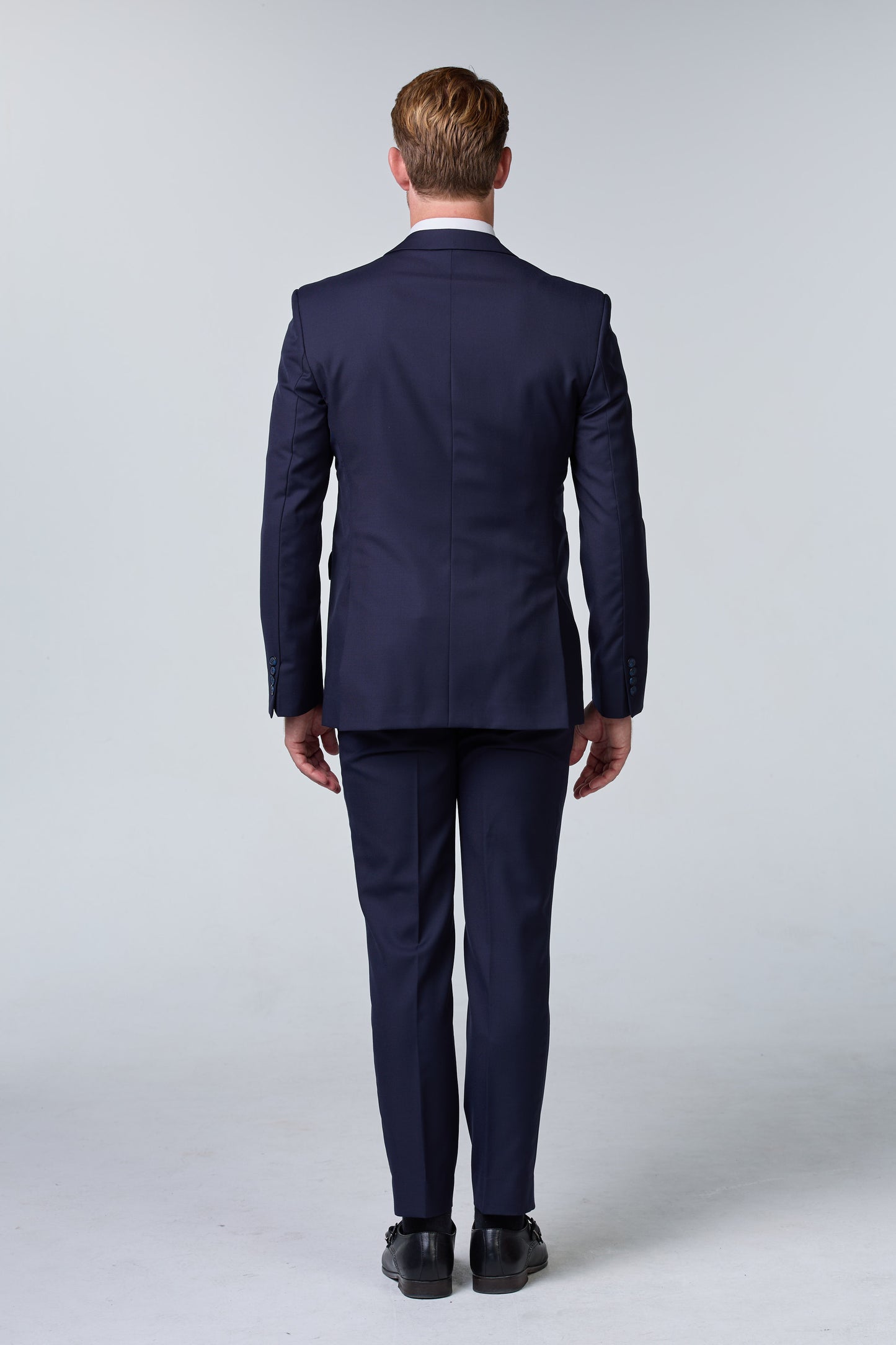 Hochzeitsanzug Blau mit Kontrastweste - essentials